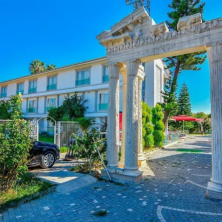 Clover Magic Altinkum Park Hotell