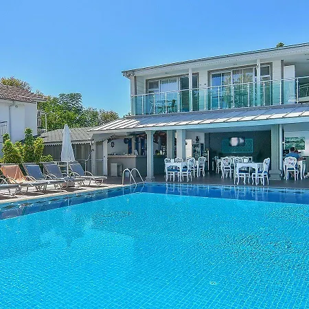Clover Magic Altinkum Park 3* סייד