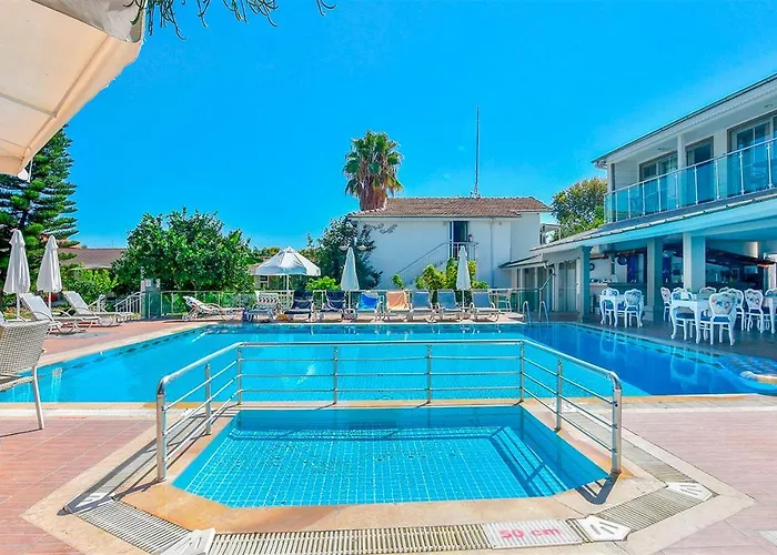 Clover Magic Altinkum Park Hotel