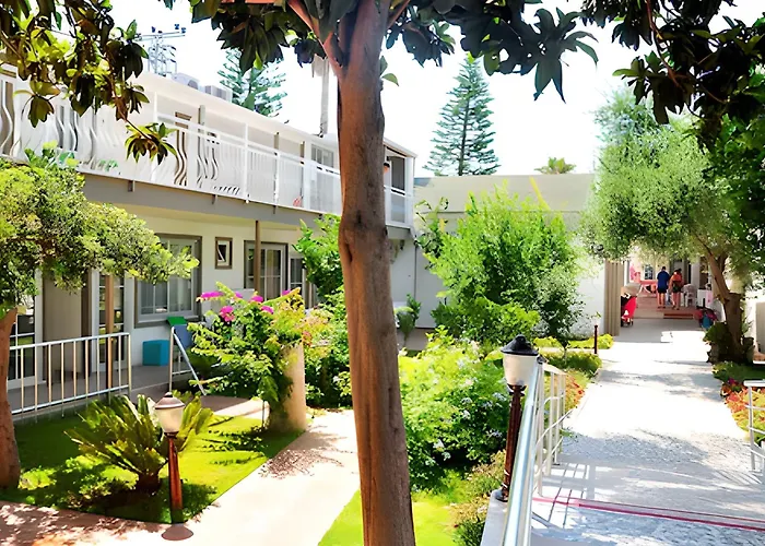 Hotel Clover Magic Altinkum Park 3*