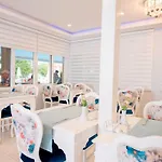 Clover Magic Altinkum Park 酒店