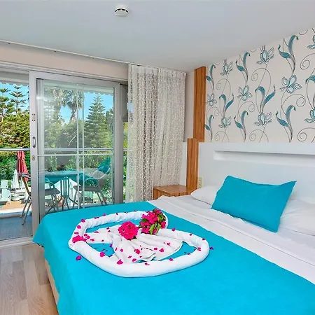 Clover Magic Altinkum Park מלון 3*