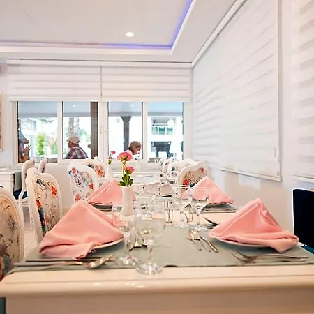 Hotel Clover Magic Altinkum Park Side