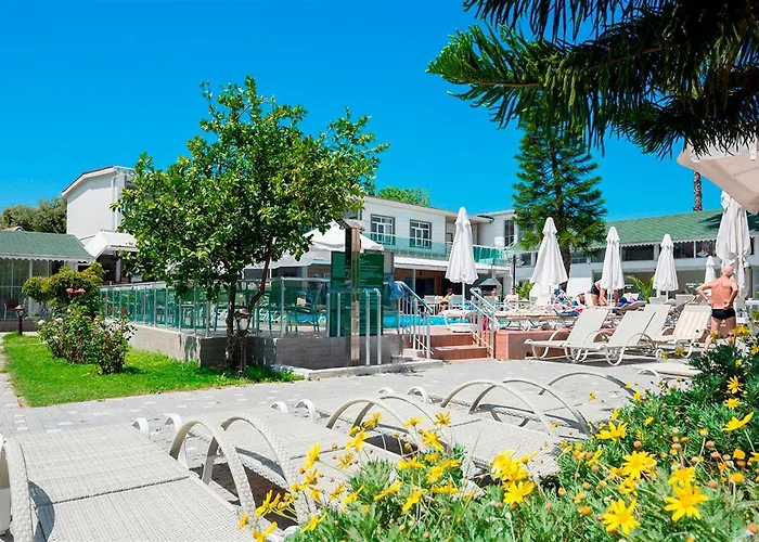 Clover Magic Altinkum Park Hotel 3*