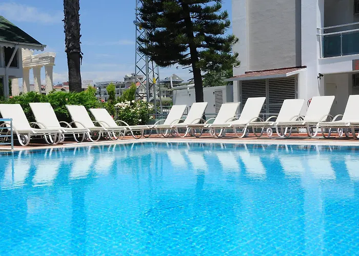 Hotel Clover Magic Altinkum Park 3*