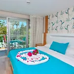 Clover Magic Altinkum Park فندق 3*
