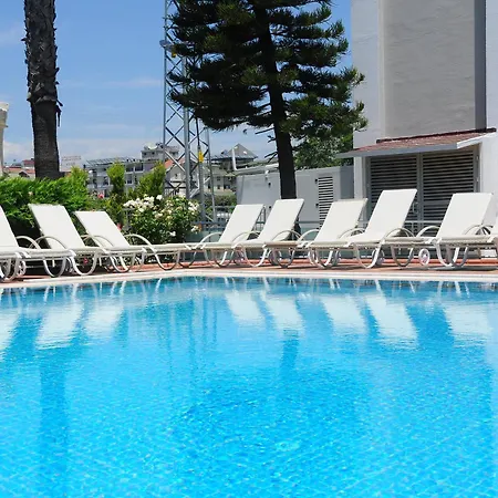 Готель Clover Magic Altinkum Park 3*