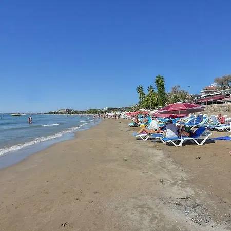 Готель Clover Magic Altinkum Park