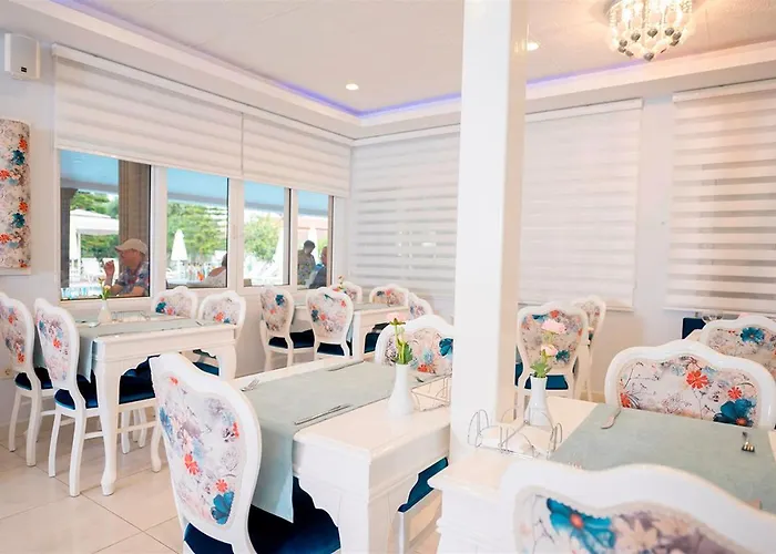 Clover Magic Altinkum Park Hotel