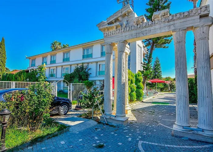 Clover Magic Altinkum Park Hotel